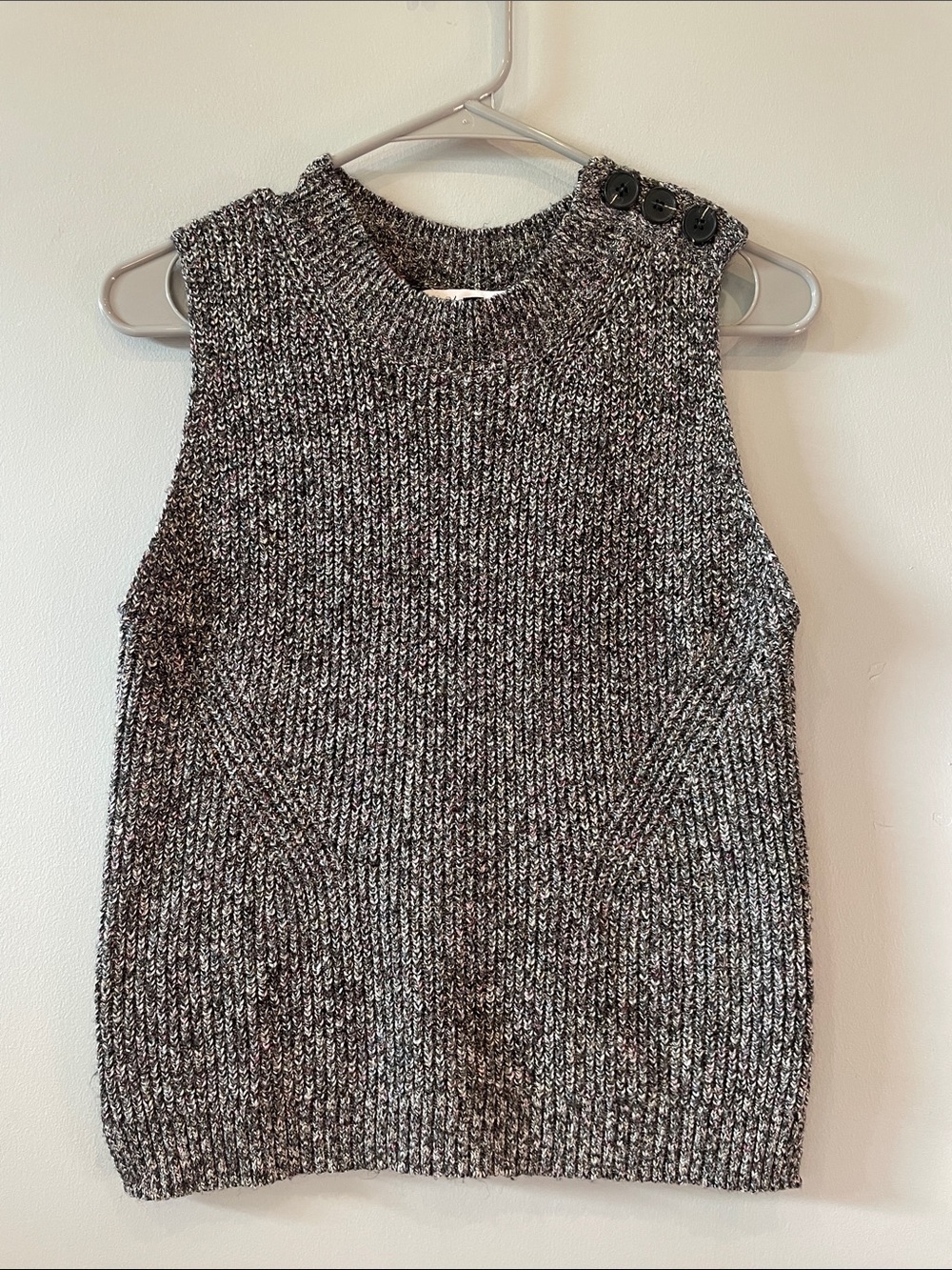 Sleeveless Marled Knit Button-Shoulder Sweater in Black & grey